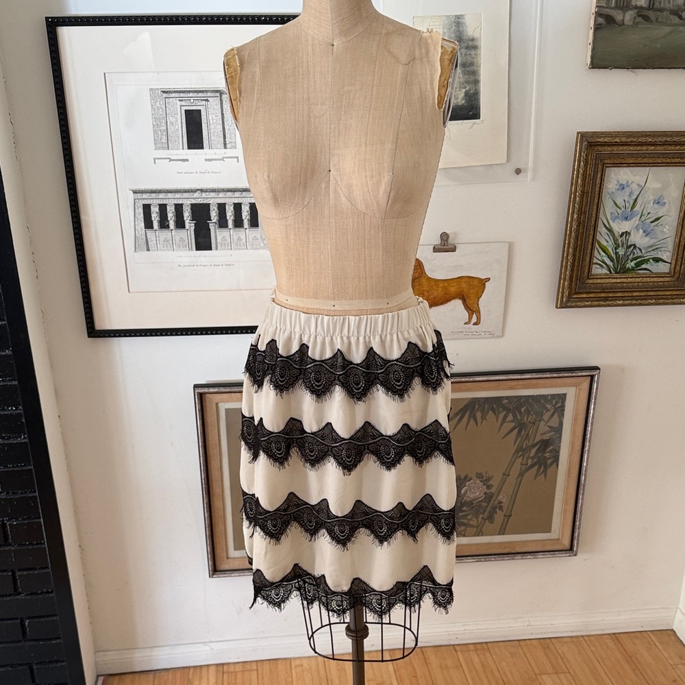 Elegant Black and Cream Lace Skirt